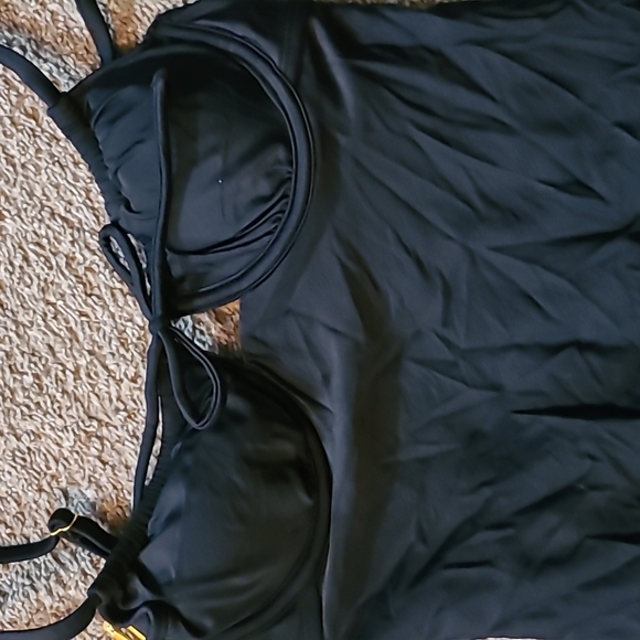 Bathing suit - Picture 2 of 3